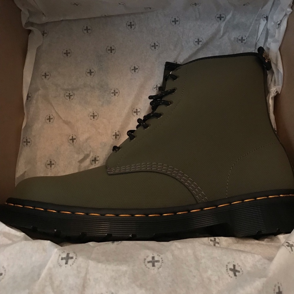 Dr. Martens olive green